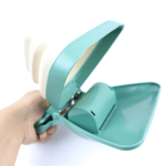 Dog Pet Travel Foldable Pooper Scooper with 1 Roll Decomposable Bags Poop Scoop Clean Pick up Excreta Cleaner - Imagen 5